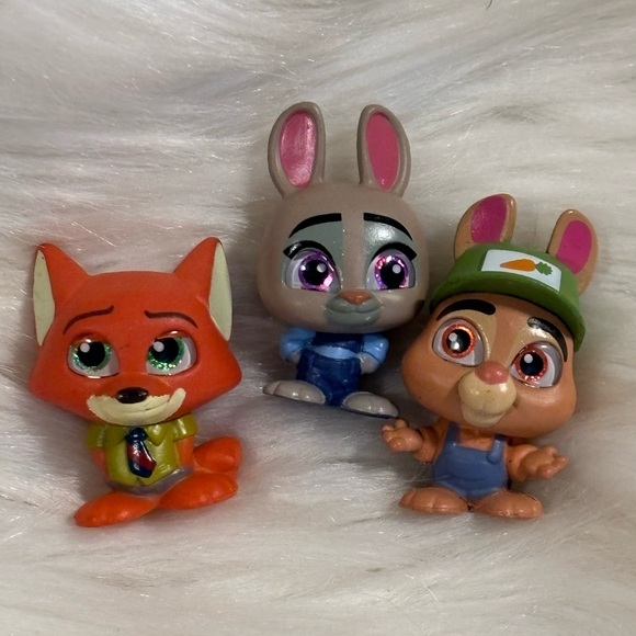 Disney Zootopia Doorables Judy Hopps, Nick Wilde, Stu Hopps Set - Picture 1 of 1